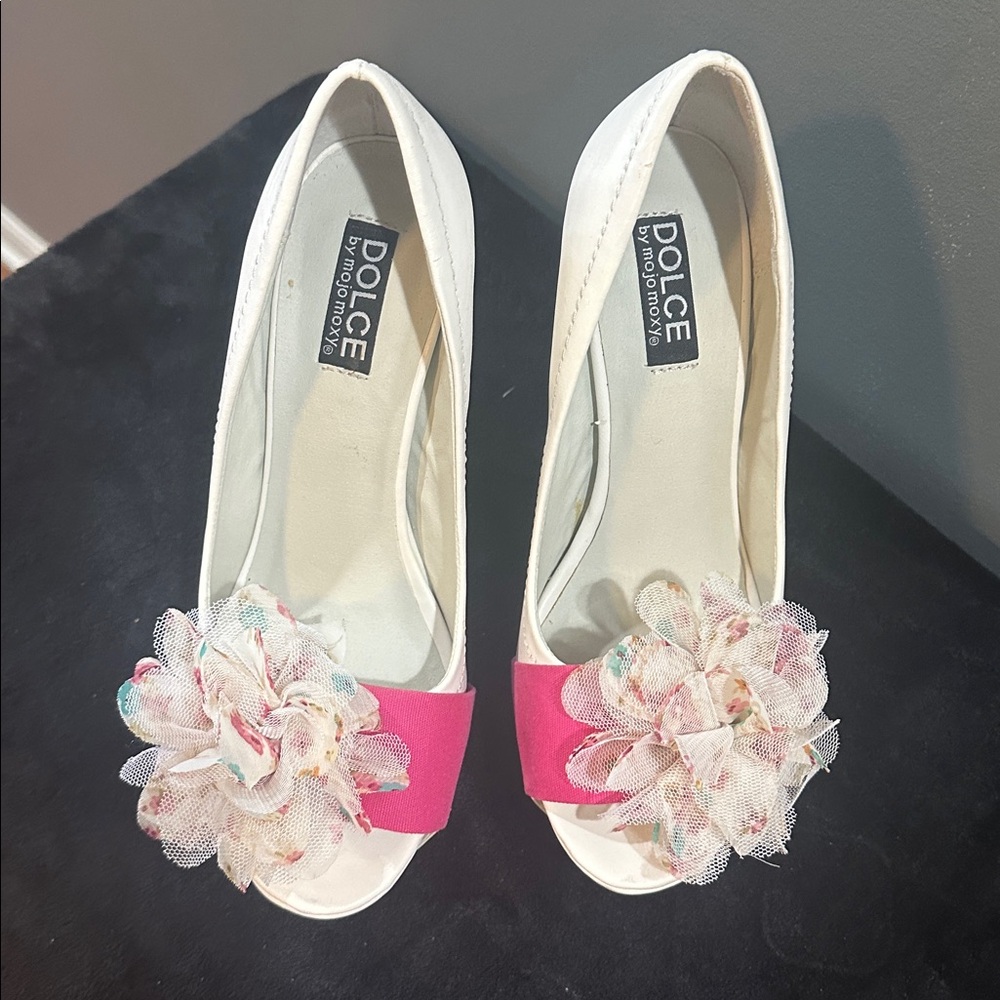 Mojo Moxy White and Pink Heels with Floral Accent